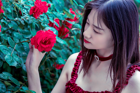 戈壁滩上的“点金手”：让废料绽放绿色新生